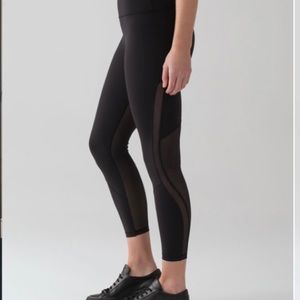 Lululemon Revitalize tight